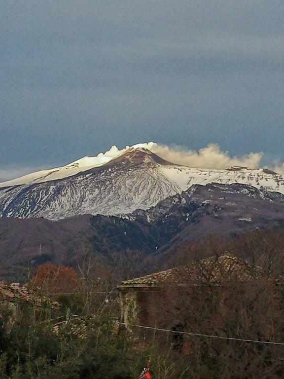 Etna Sweet Home Santa Venerina Quarto foto