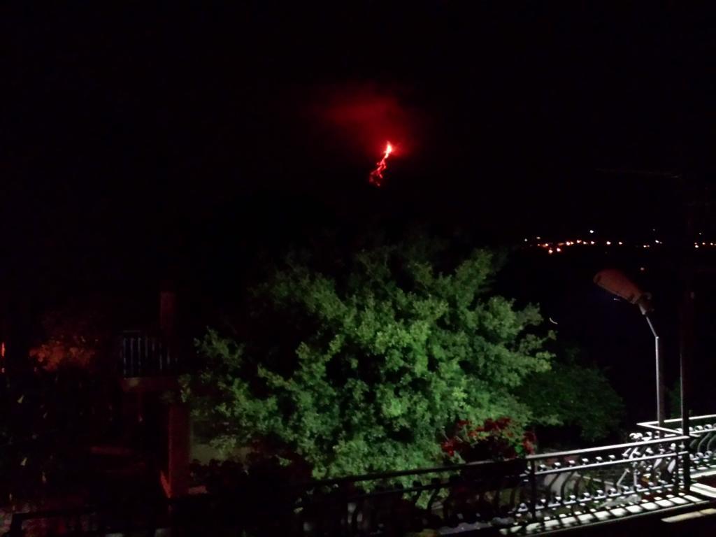 Etna Sweet Home Santa Venerina Quarto foto